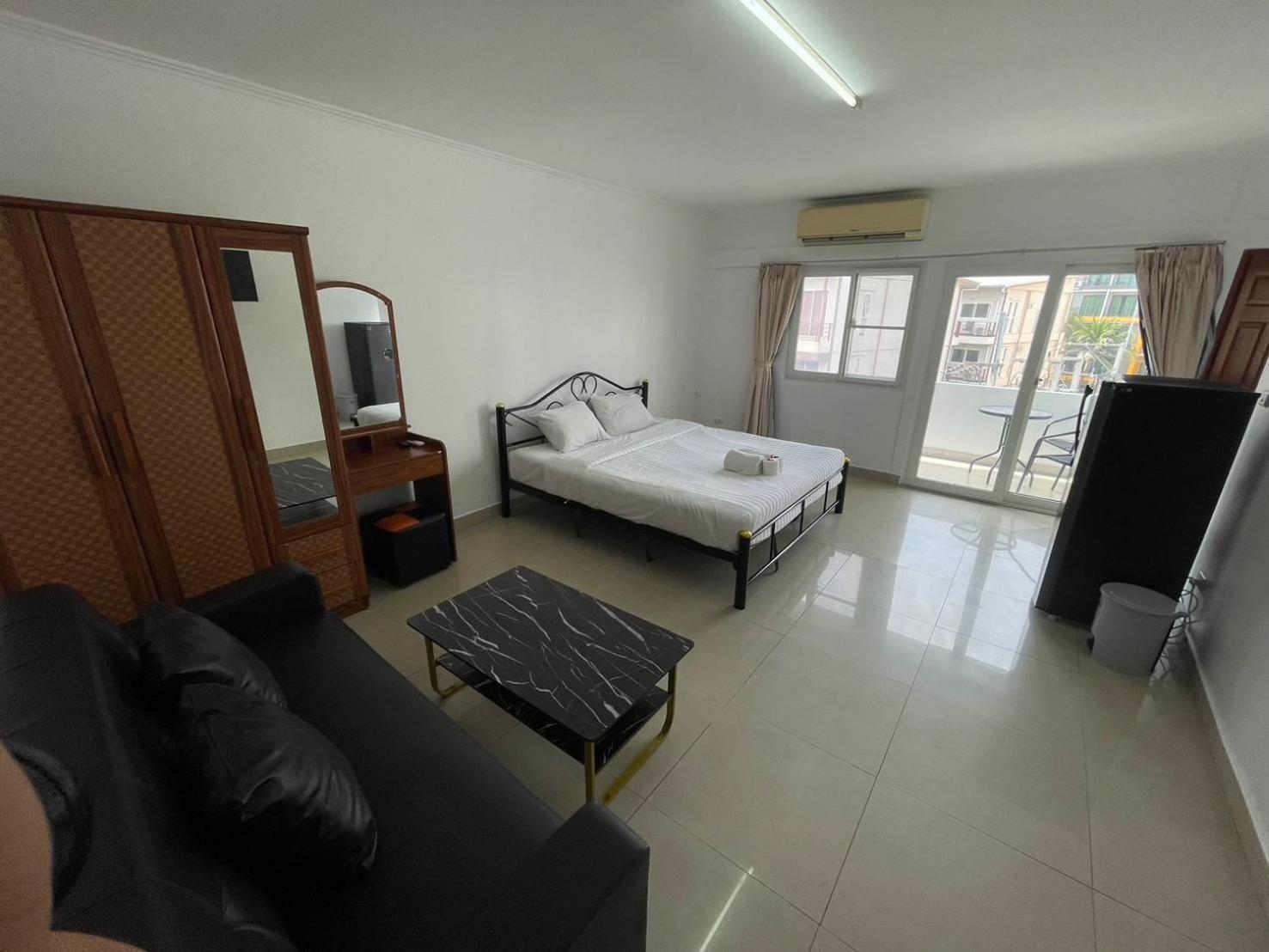 Malee Guesthouse And Restaurant Pattaya Exterior foto