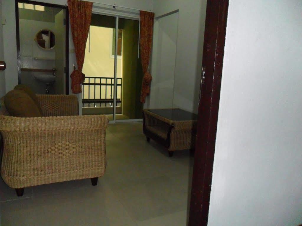 Malee Guesthouse And Restaurant Pattaya Exterior foto